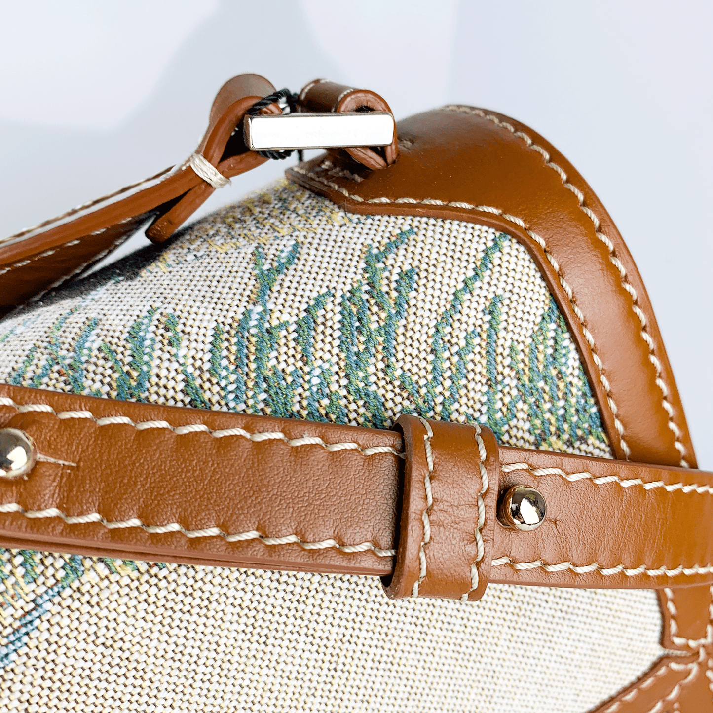 JESSICA MAQUIS - Big Lion