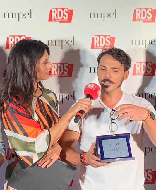 JADISE  MIPEL, VINCITRICE DEL CONTEST #ATTACCATIALTRAM