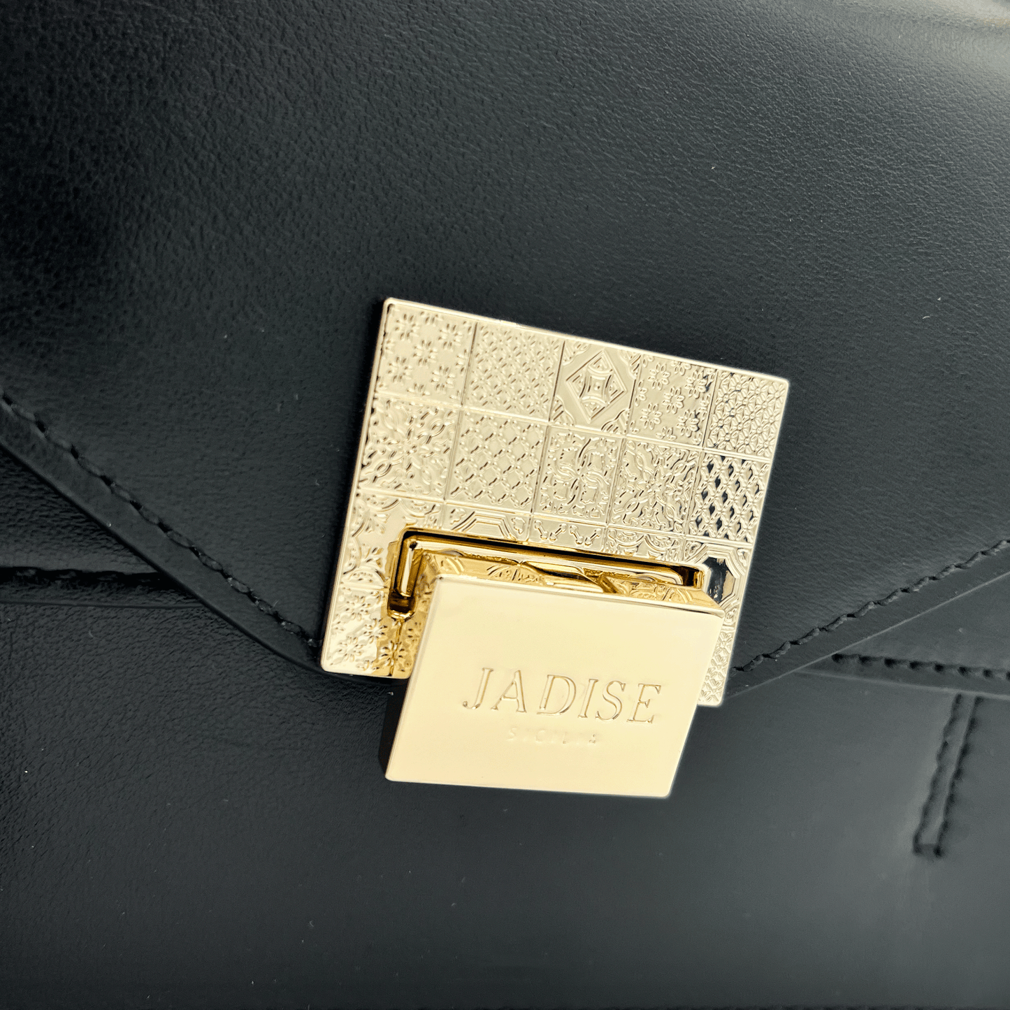 LILY MAIOLICHE - Nero