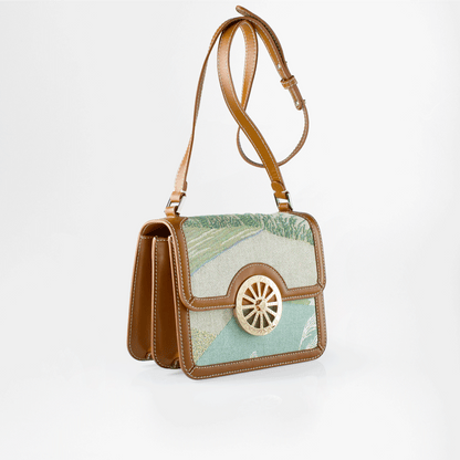 JESSICA MAQUIS  - Big Lion