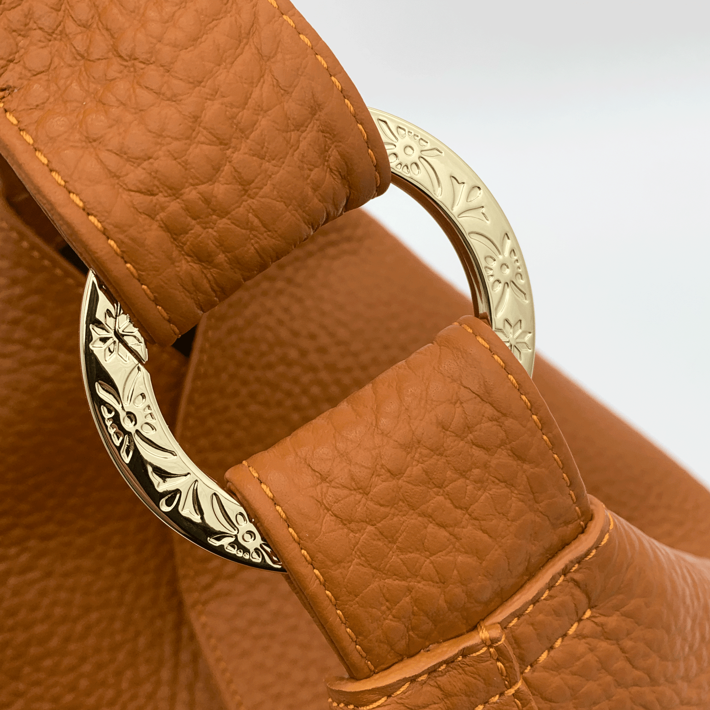 BEA BIG - Leather Dollar